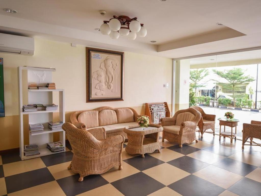 Trat Center Hotel Εξωτερικό φωτογραφία