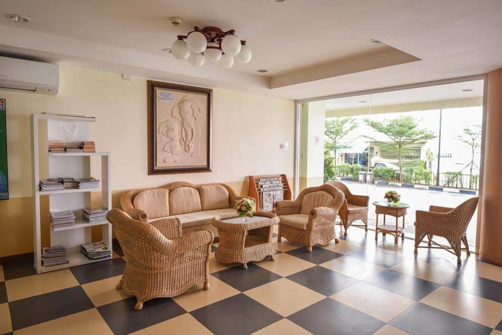 Trat Center Hotel Εξωτερικό φωτογραφία